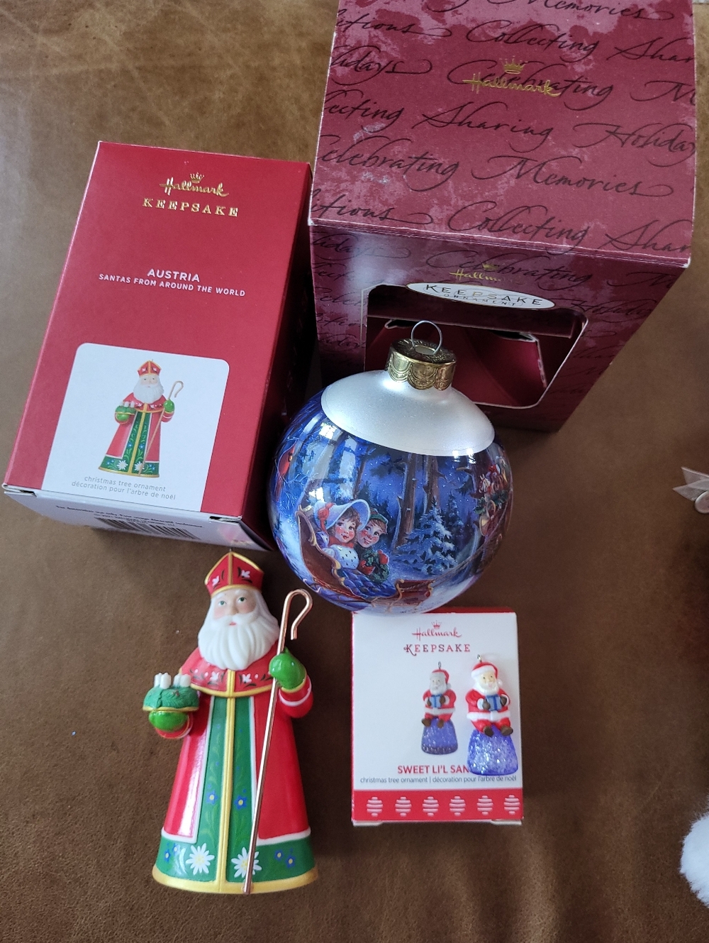 4) Hallmark Christmas Ornaments - Santa Edition. Excellent condition. - Picture 4 of 7